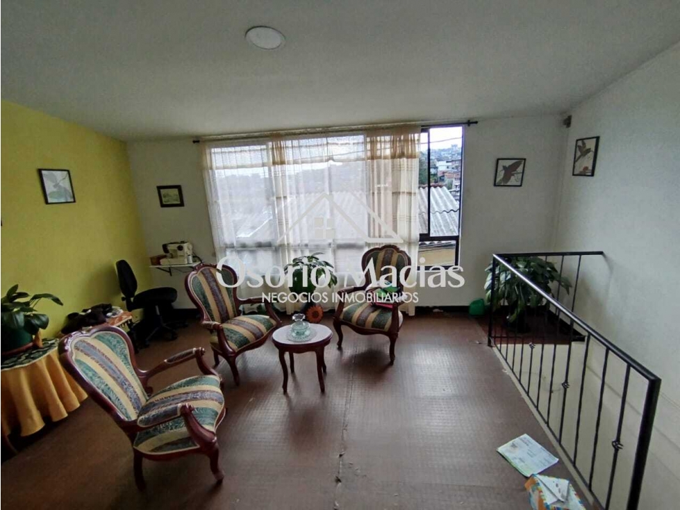Venta de casa con renta en Campo Amor — foto 2