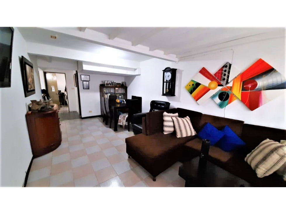 Venta de casa con renta en Los Cedros