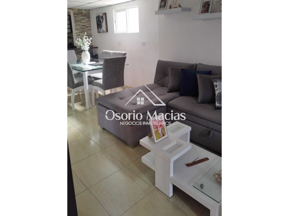 Venta de casa con renta en Altos de Capri