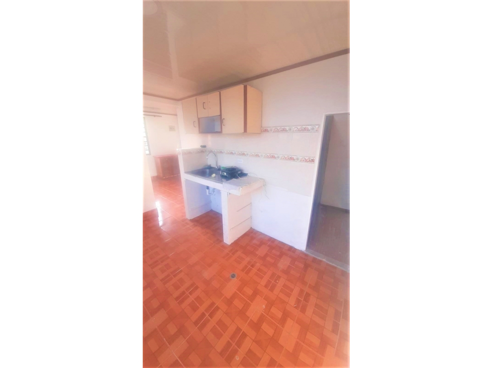 Venta de casa con renta en Chipre - 2