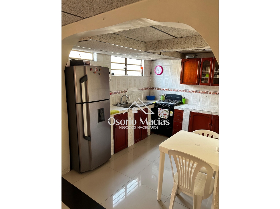 Venta de casa con renta en La Enea