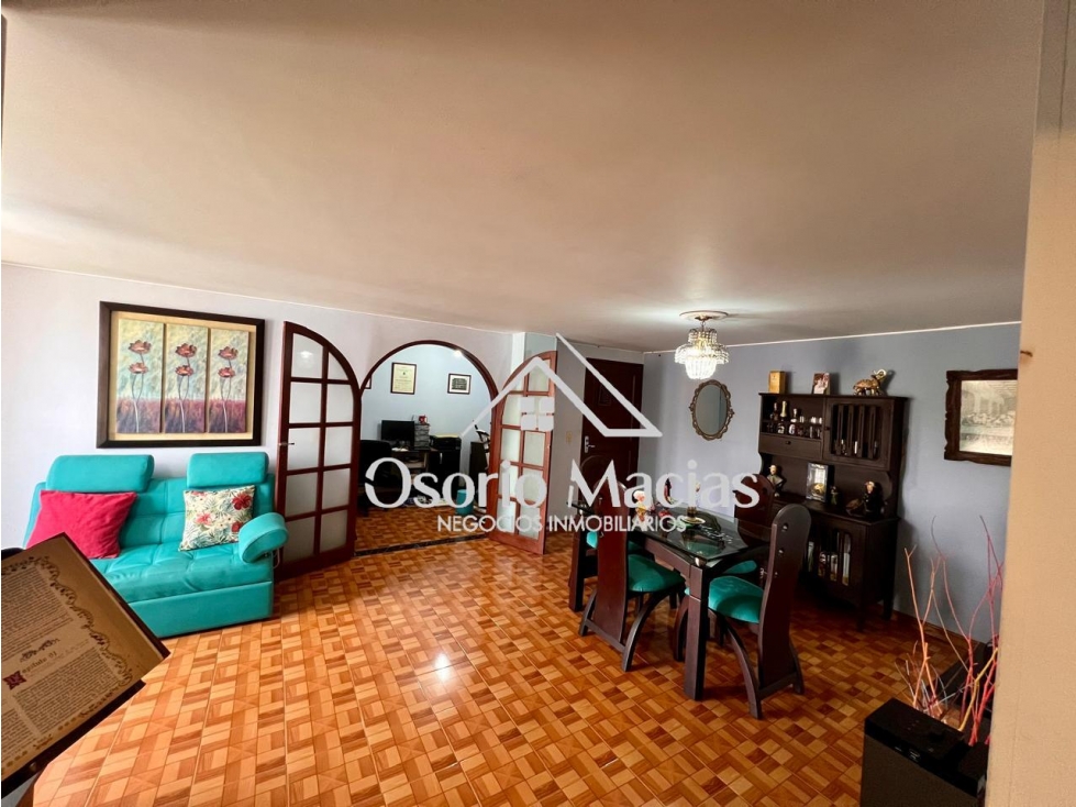 Venta de apartamento en La Arboleda — foto 2