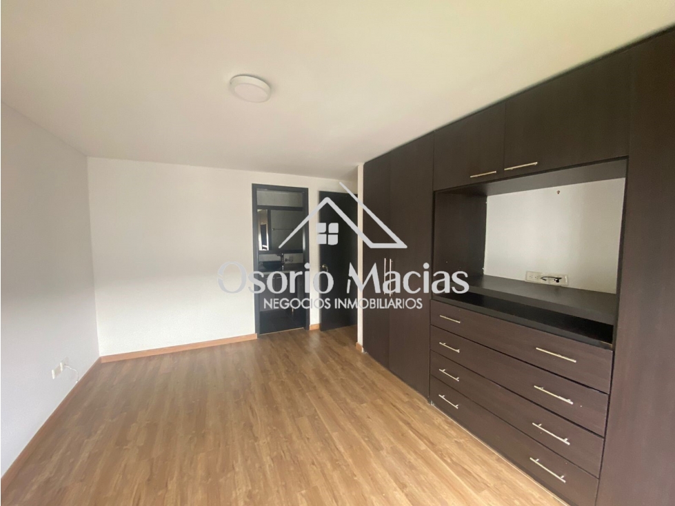 Venta de apartamento vía la Linda