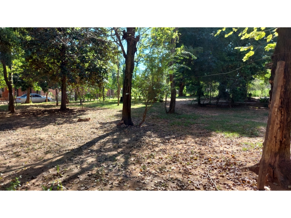 VENDO HERMOSO TERRENO EN LIMPIO: 1800 m2 Dimensiones: 60x30 m2 - 4