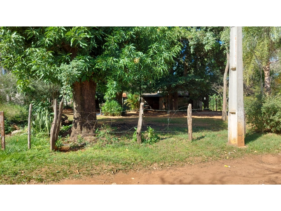 VENDO HERMOSO TERRENO EN LIMPIO: 1800 m2 Dimensiones: 60x30 m2 - 5