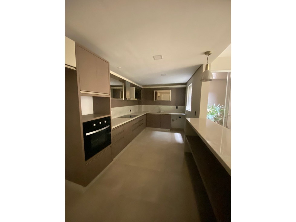 Gran residencia con iluminación natural en Mburucuyá — foto 5