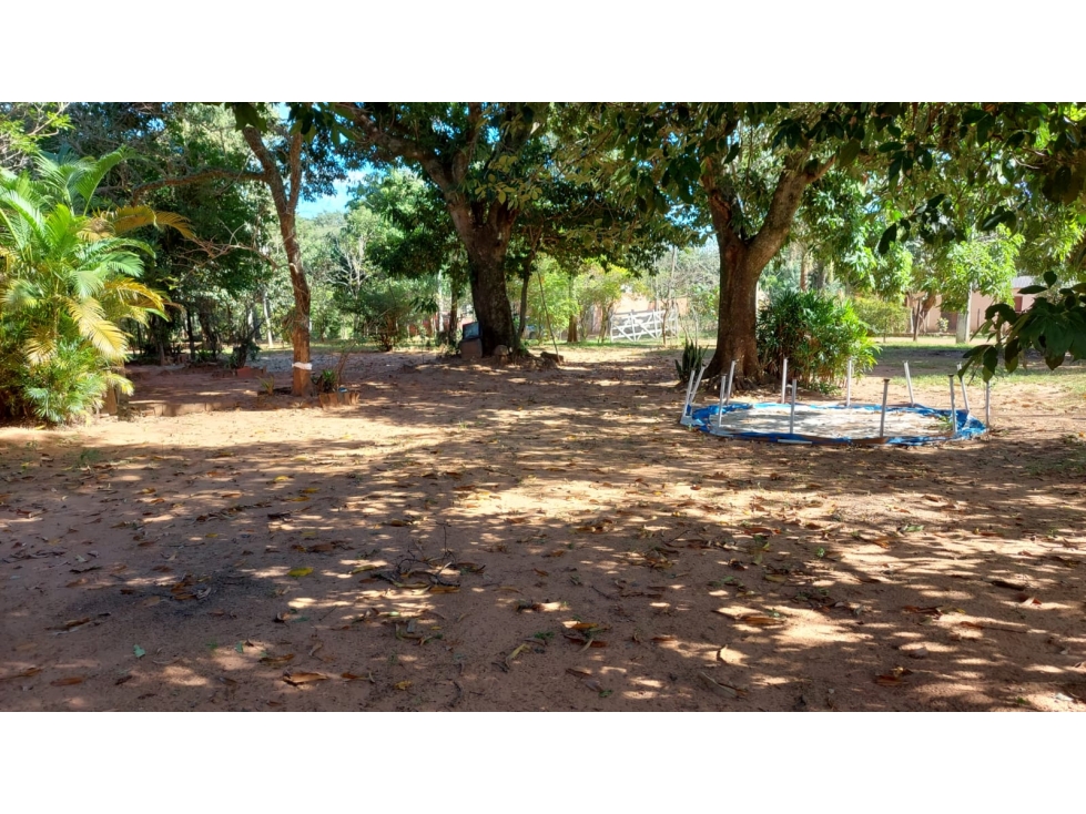 Vendo terreno de 1800 m2 en Limpio de 60x30m Barrio Rincón del Peñon - 6