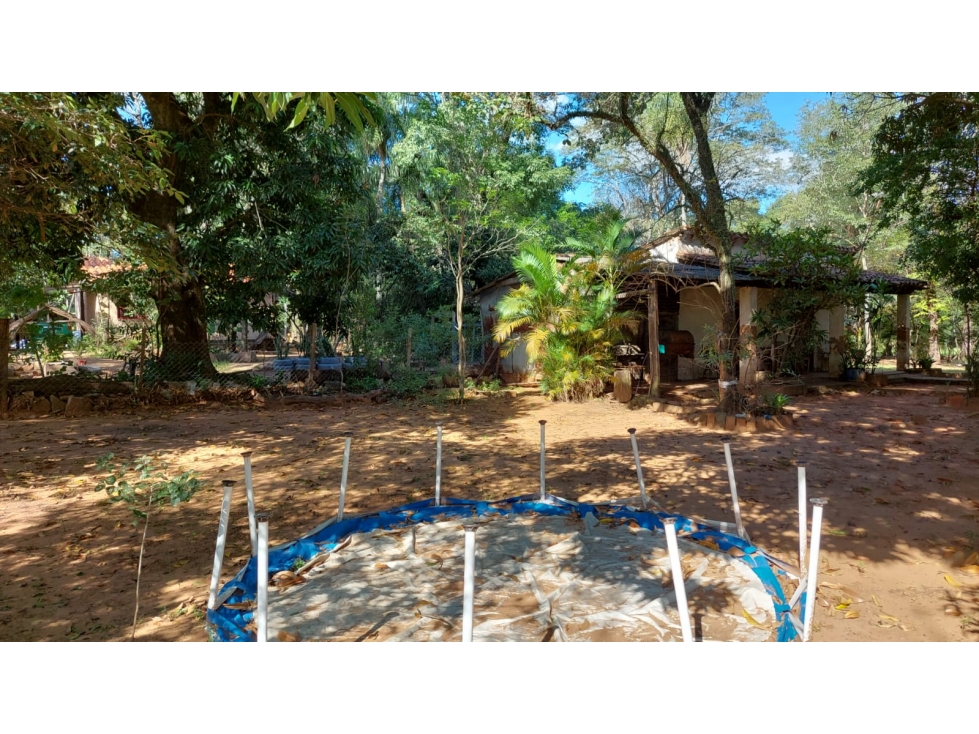 VENDO HERMOSO TERRENO EN LIMPIO: 1800 m2 Dimensiones: 60x30 m2 - 6