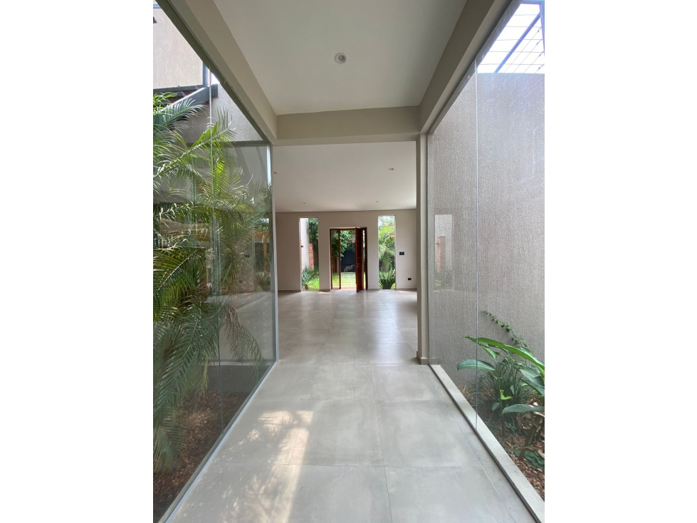 Gran residencia con iluminación natural en Mburucuyá — foto 6