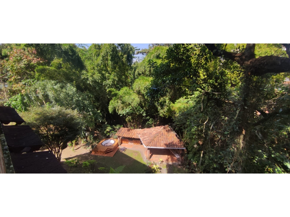 Casa finca en arriendo Envigado loma las brujas