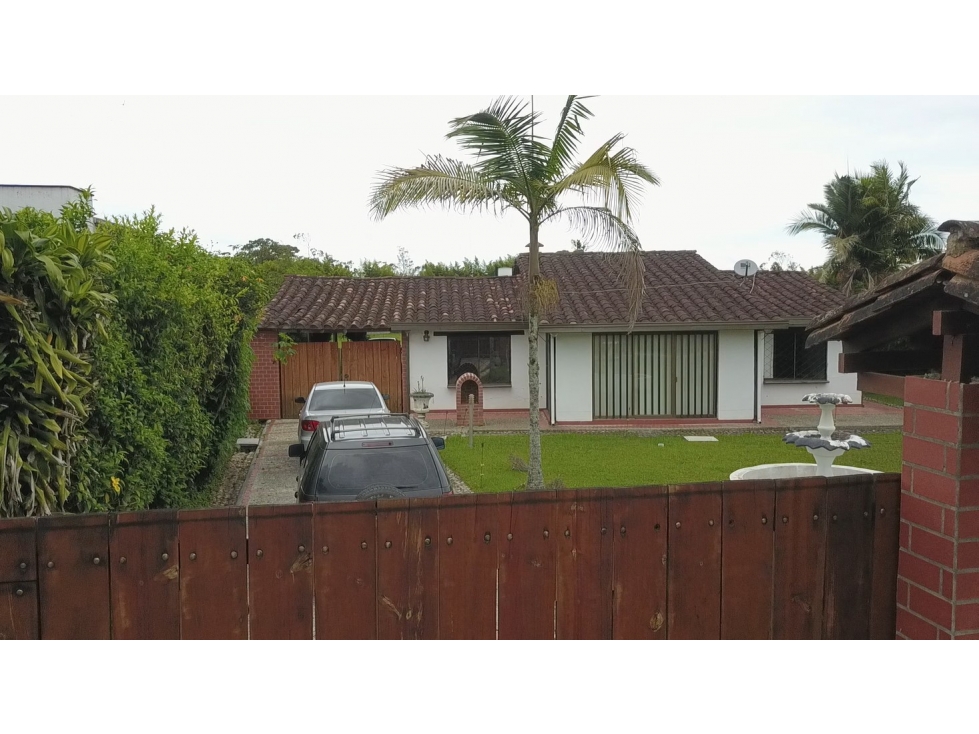 En Exclusivo Sector De Llanogrande Casa Campestre 1.600 m² — foto 2