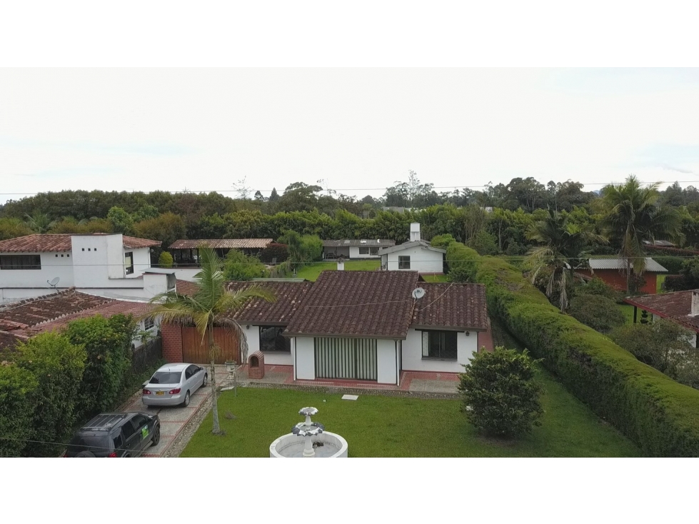 En Exclusivo Sector De Llanogrande Casa Campestre 1.600 m² — foto 3