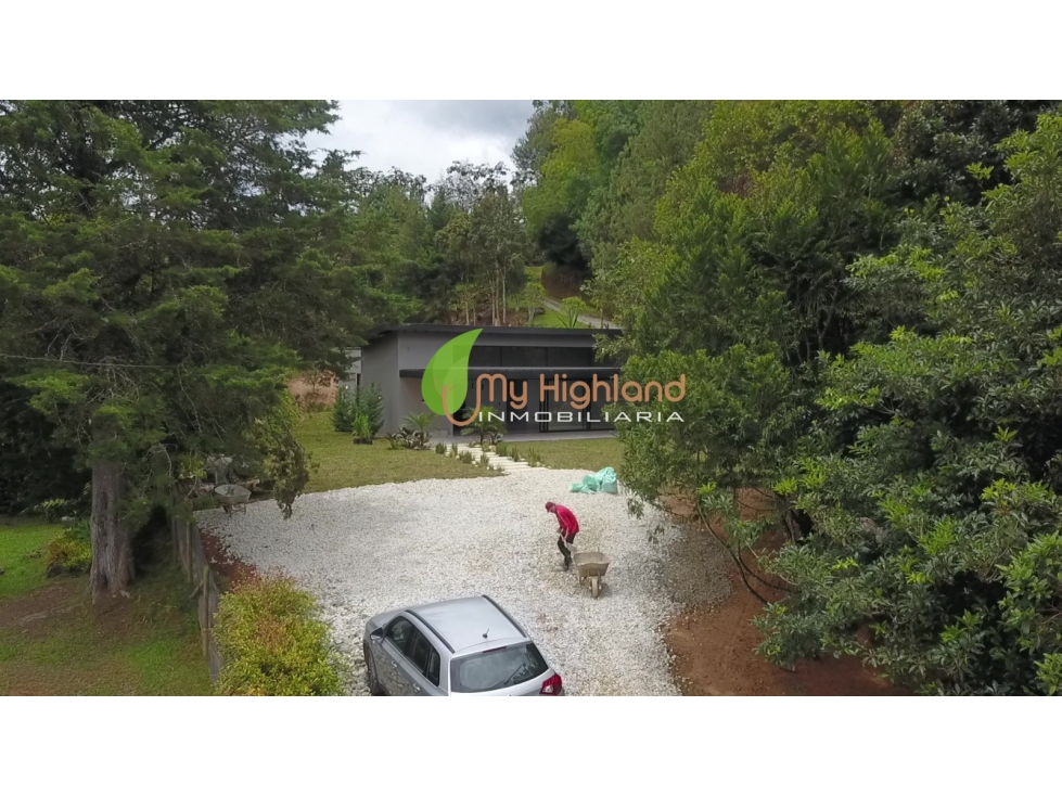 Inversión segura en Guarne: casa campestre para estrenar lote plano — foto 4