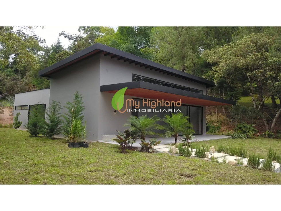 Inversión segura en Guarne: casa campestre para estrenar lote plano