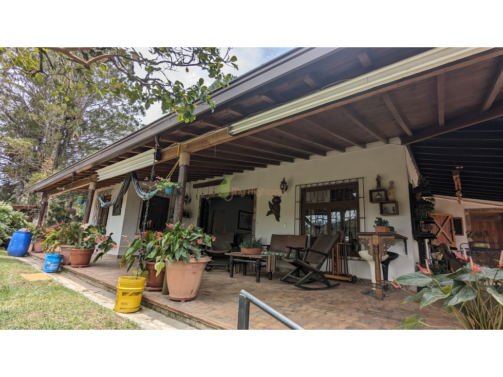 Finca En Guarne Con Hermoso Lote de 8.500 mts² - 1