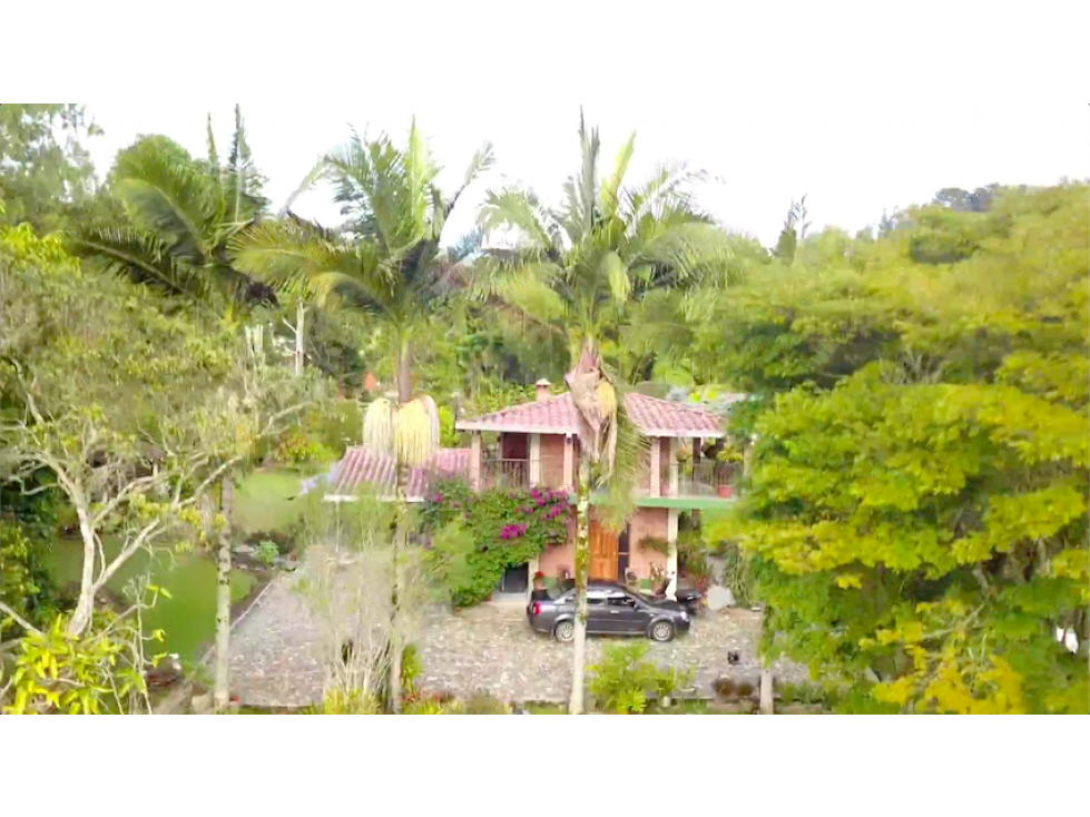 Finca En Parcelación Guarne Tres Construcciones Y Lote De 9.300 m² — foto 2