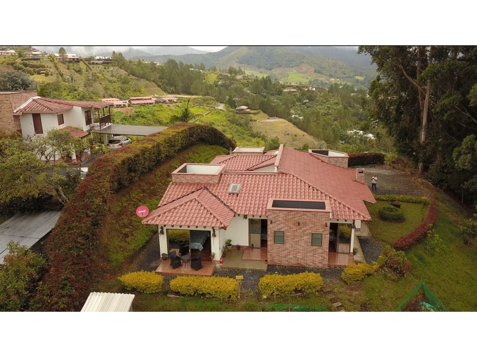 Casa Campestre Parcelación El Retiro Lote de 6.724m²