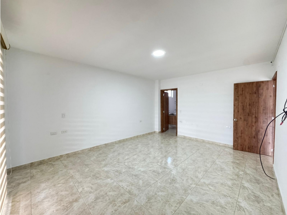 AMPLIA, CÓMODA y LINDA CASA — foto 6