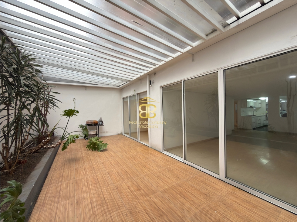 SE VENDE Y SE ARRIENDA APARTAMENTO EN EL CHICÓ CON TERRAZA PRIVADA — foto 2