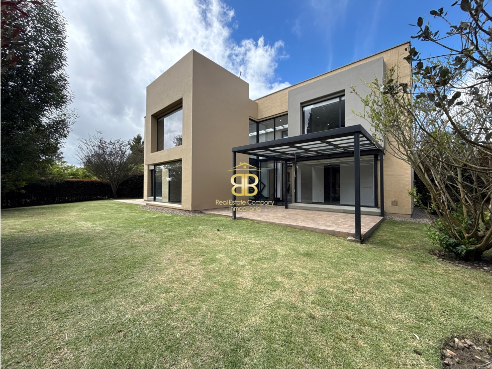 SE ARRIENDA CASA EN COTA