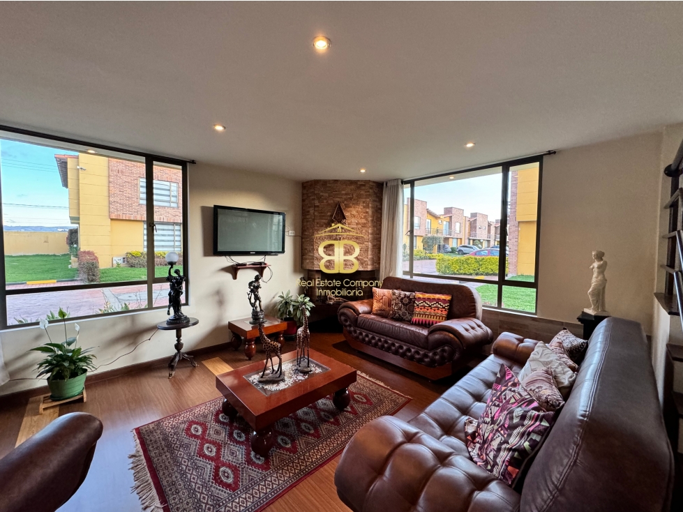 SE VENDE O SE ARRIENDA MAGNÍFICA conCASA EN CAMINO PUEBLO VIEJO COTA