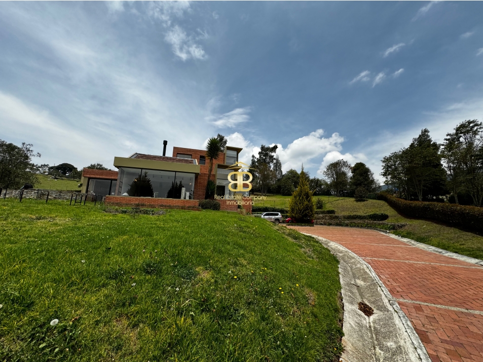 SE VENDE MAGNÍFICA CASA EN LA CALERA — foto 4