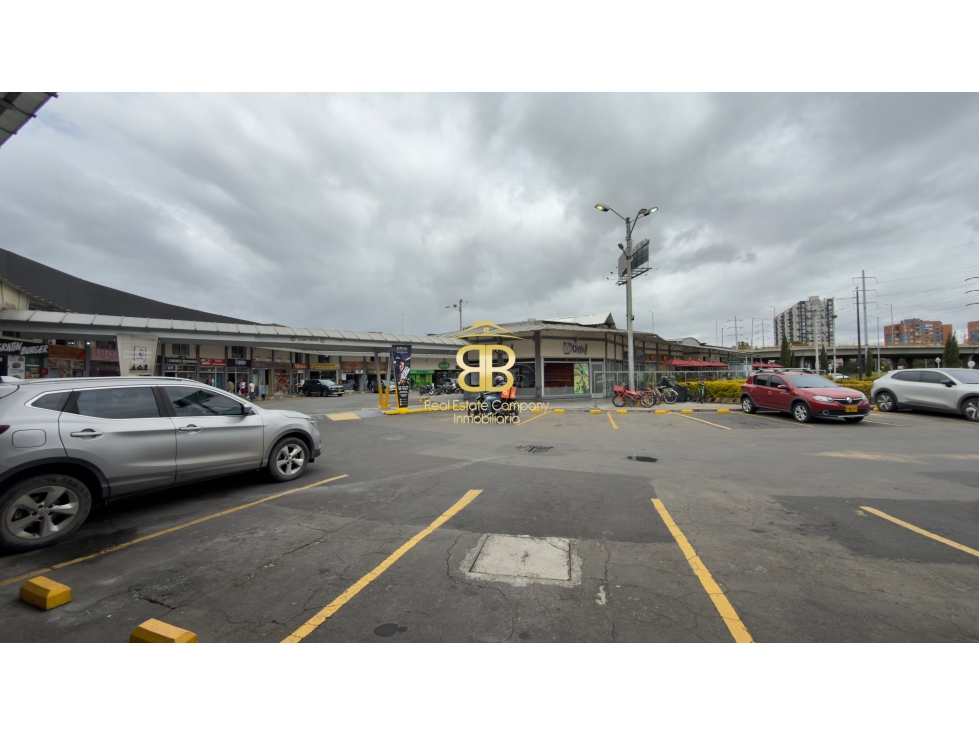SE VENDE LOCAL COMERCIAL EN CENTRO COMERCIAL AUTOPISTA NORTE — foto 2