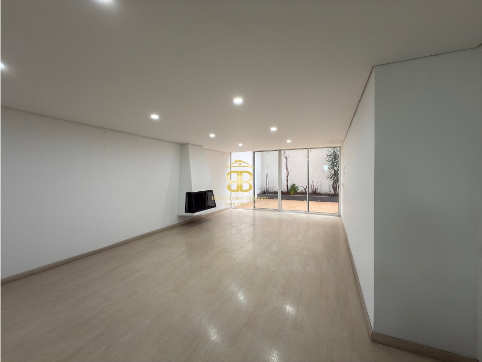 SE VENDE Y SE ARRIENDA APARTAMENTO EN EL CHICÓ CON TERRAZA PRIVADA — foto 4
