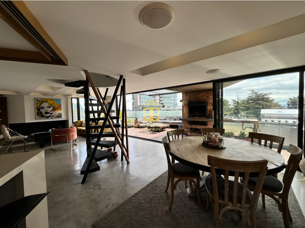 SE VENDE MAGNIFICO APARTAMENTO TRIPLEX CON TERRAZAS EN CHICÓ — foto 3