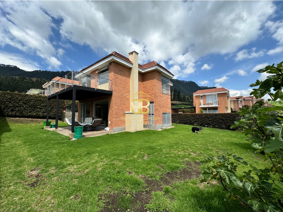 SE VENDE MAGNÍFICA CASA EN CAJÍCA