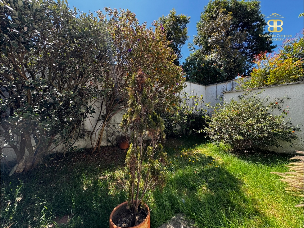 SE VENDE CASA EN SANTA ANA OCCIDENTAL