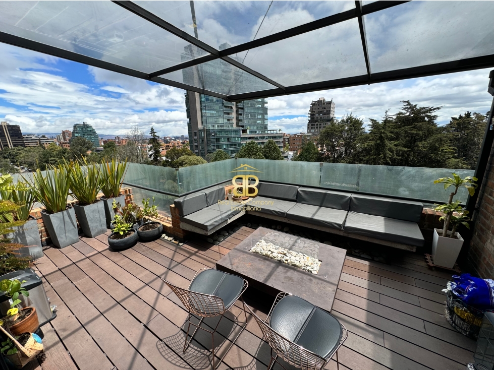 SE VENDE MAGNIFICO APARTAMENTO TRIPLEX CON TERRAZAS EN CHICÓ