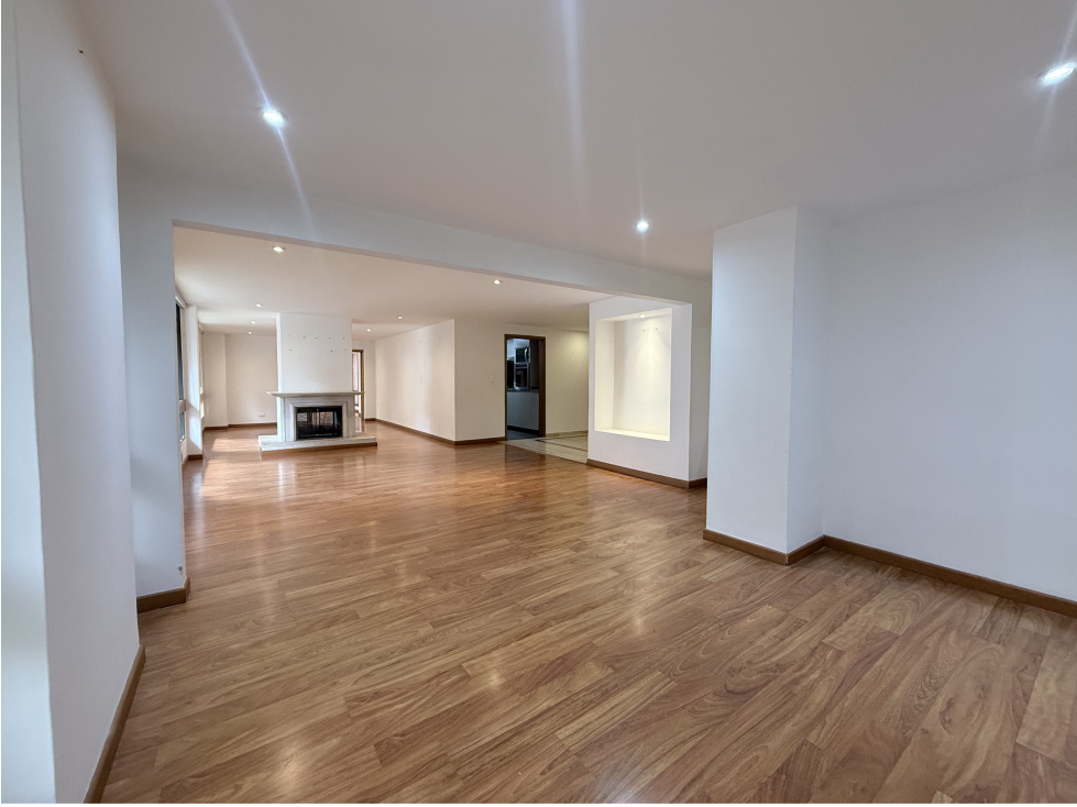 EN VENDE APARTAMENTO CON 3 TERRAZAS EN LA CABRERA