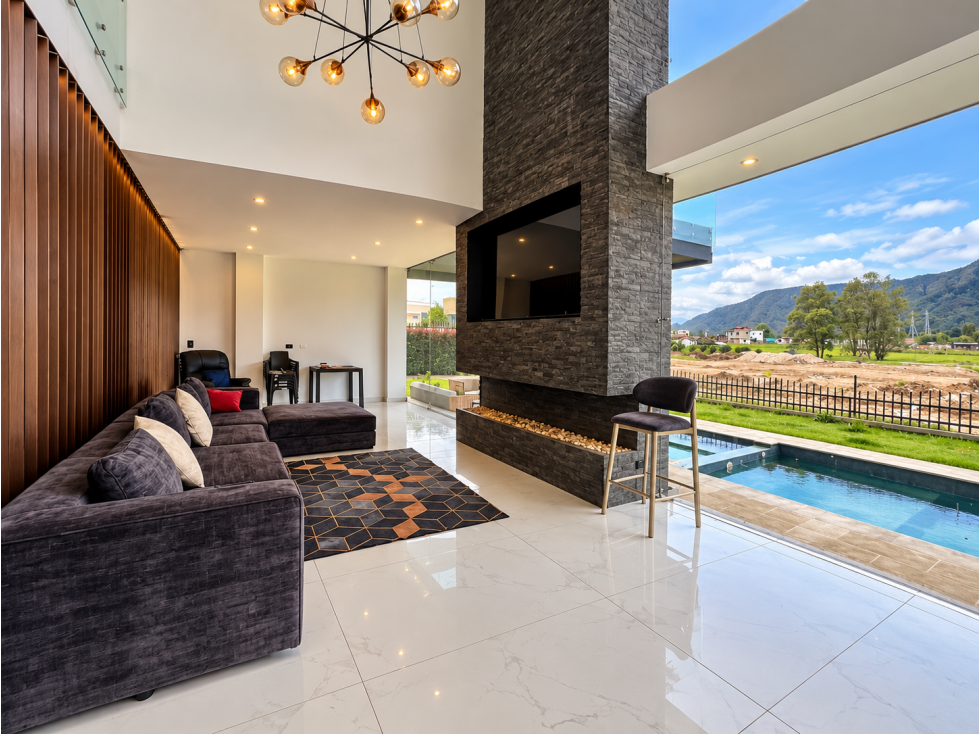 SE VENDE CASA EN PARCELAS DE COTA