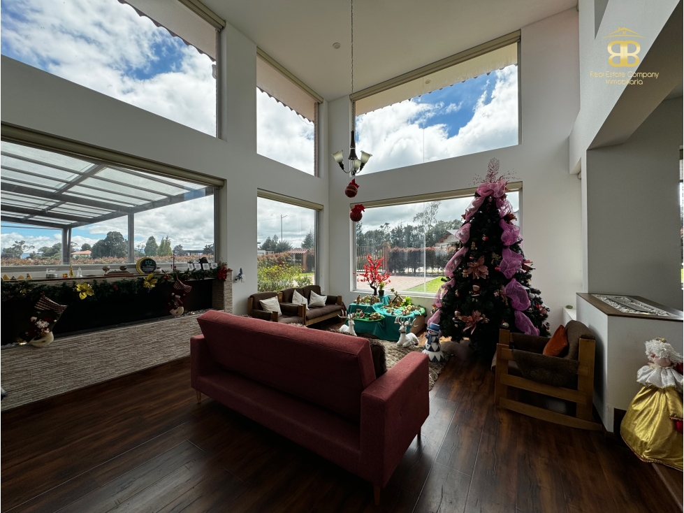 SE VENDE MAGNÍFICA CASA CHIA YERBABUENA