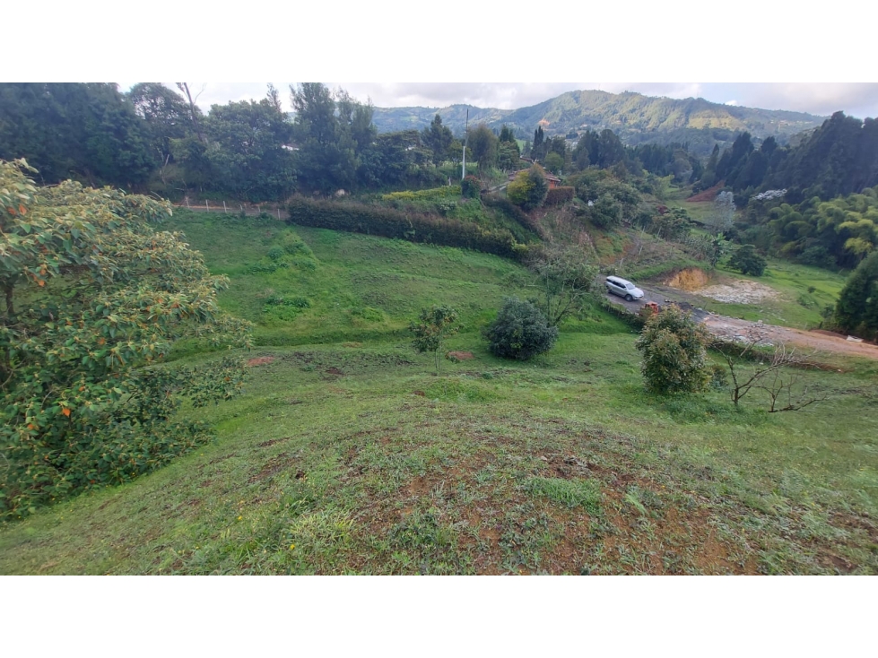 SE VENDE LOTE EN VEREDA HOJAS ANCHAS GUARNE