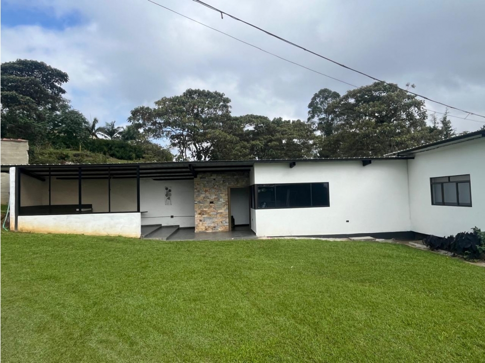 SE RENTA CASA FINCA SECTOR LA BRIZUELA GUARNE — foto 2
