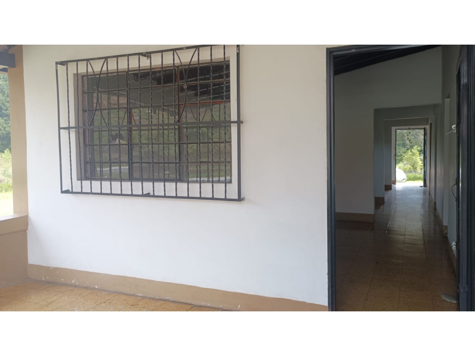 SE RENTA CASA PARA VIVIENDA O NEGOCIO SECTOR EL SANGO GUARNE - 6