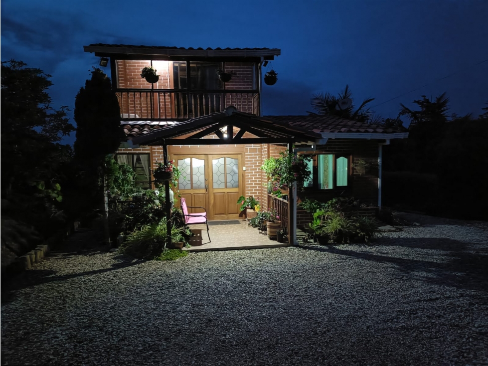 SE VENDE CASA CAMPESTRE EN VEREDA YOLOMBAL GUARNE