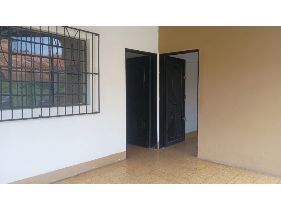 SE RENTA CASA PARA VIVIENDA O NEGOCIO SECTOR EL SANGO GUARNE - 5