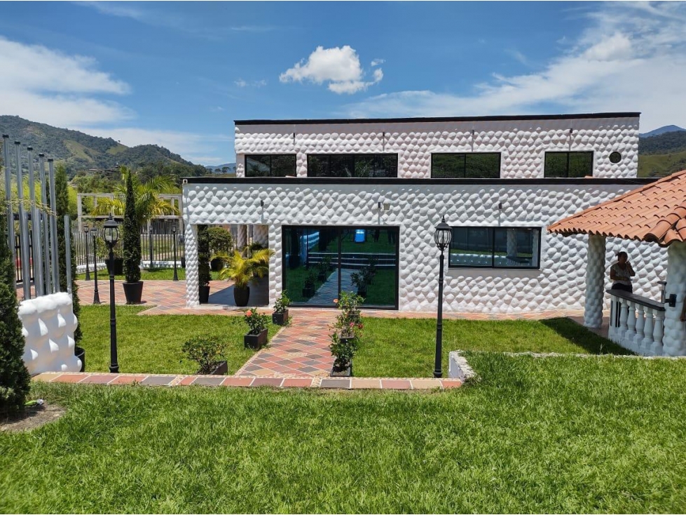 SE VENDE CASA FINCA DUPLEX EN EL MUNICIPIO DE SAN RAFAEL - 1