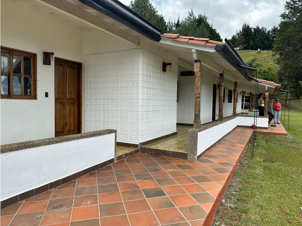 SE RENTA FINCA EN VEREDA EL MOLINO GUARNE - 4