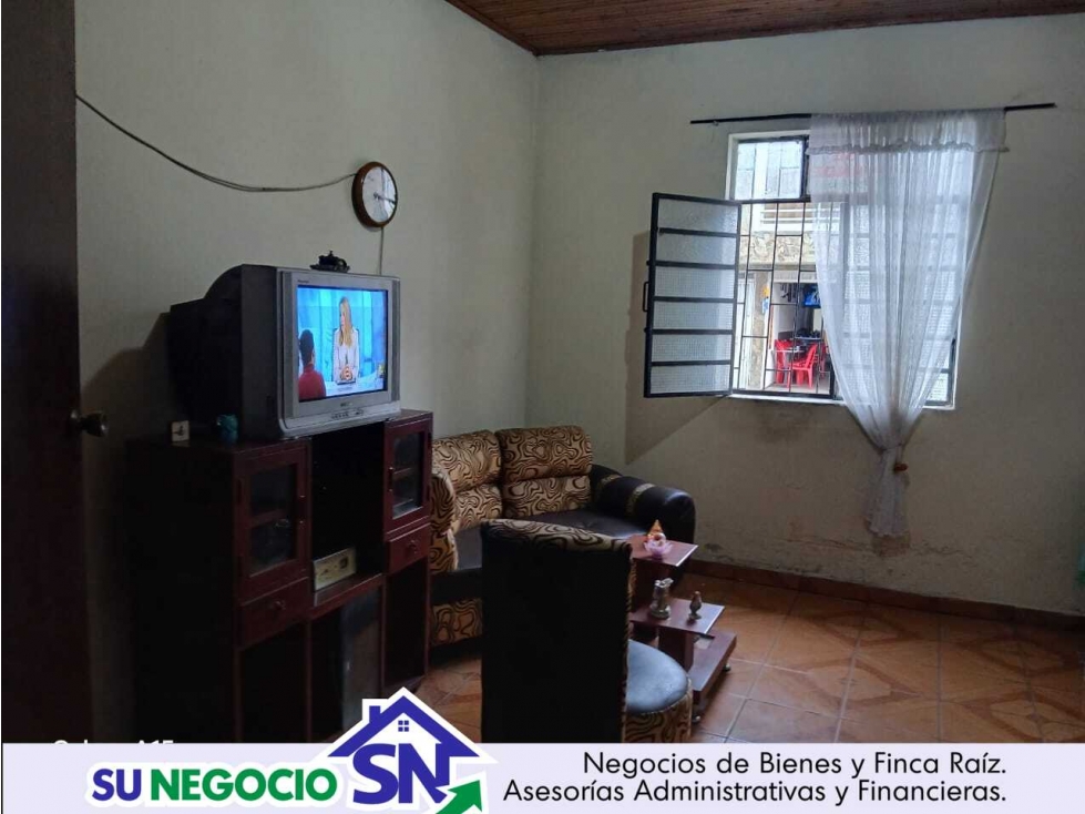 CASA CENTRAL EN CALARCA. CON EXCELENTE UBICACIÓN, EN VÍA PRINCIPAL — foto 2