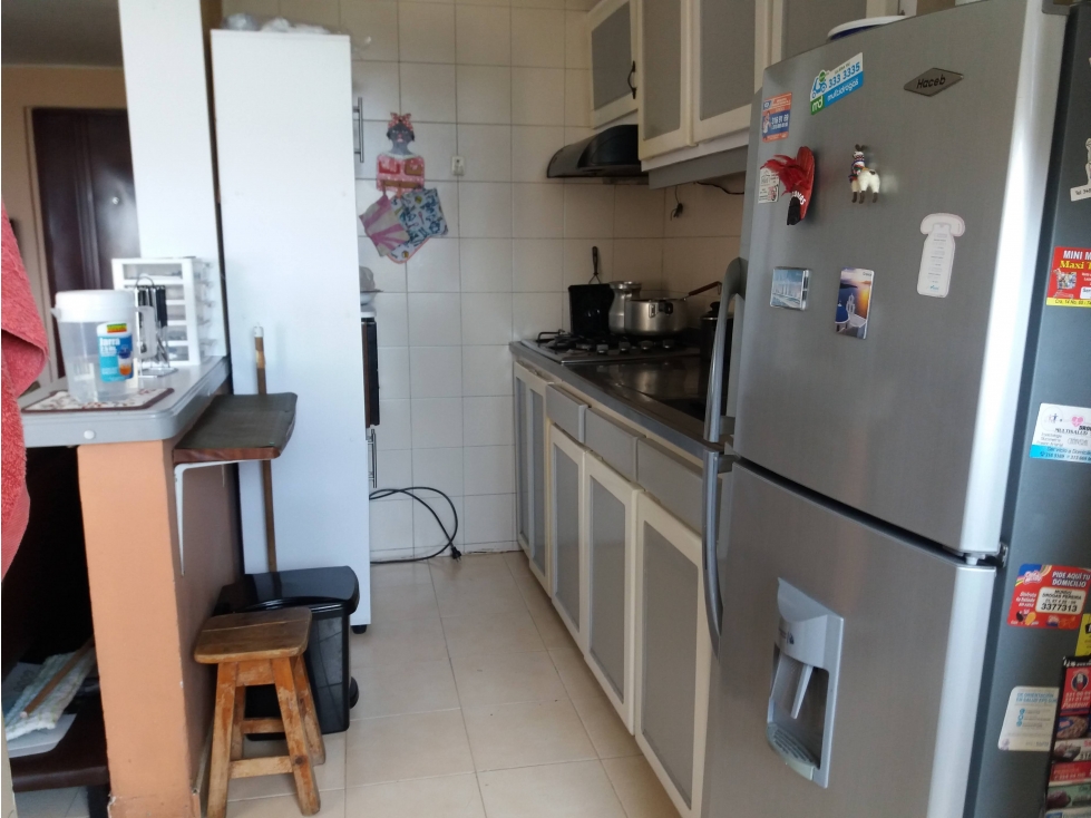 Vende APTO cerca viajero SIN ascensor y parquedero ahi VISITANTES