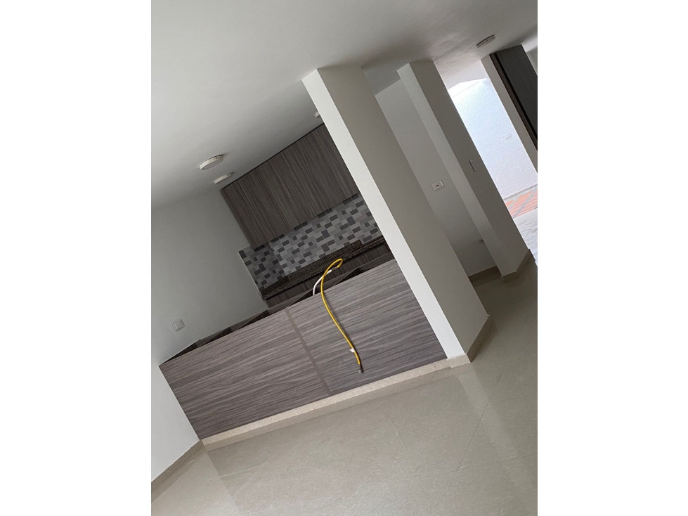 VENDE CASA O PERMUTA VIVIENDA UNIFAMILIAR EN SANTA ROSA HERMOSA