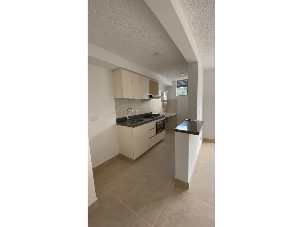 SE VENDE APARTAMENTO EN POBLADO 1