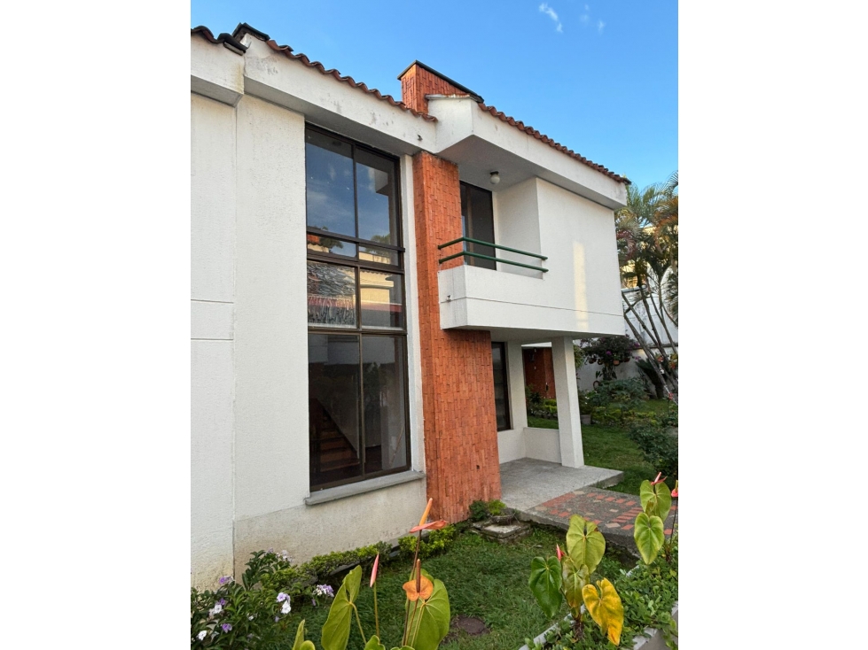 SE VENDE HERMOSA CASA EN CONJUNTO CERRADO EN LA AVENIDA SUR — foto 3