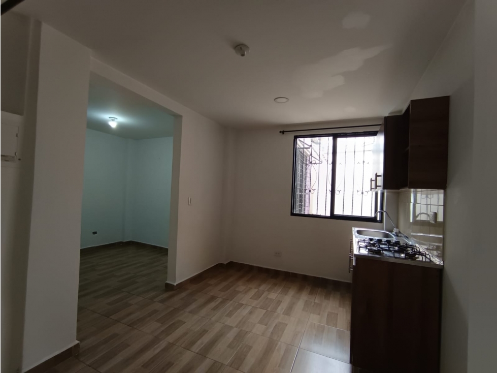 SE ALQUILA APARTAESTUDIO EN EL CENTRO CON SERVICIOS INCLUIDOS — foto 3