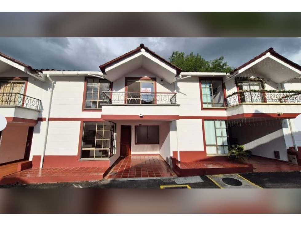 ¡SE VENDE HERMOSA CASA DUPLEX EN CONJUNTO CERRADO- ARMENIA!
