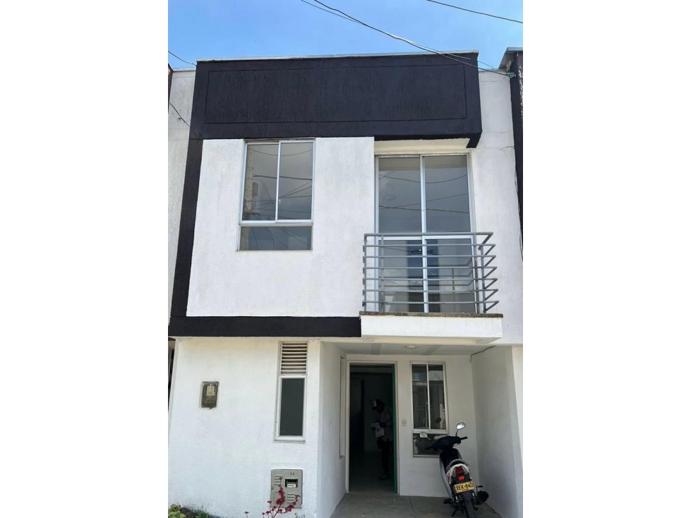 ¡SE VENDE CASA DUPLEX PARA ESTRENAR EN ARMENIA!
